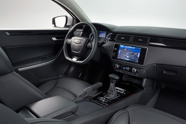 Qoros 3 photo 24