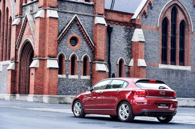 Qoros 3 photo 10