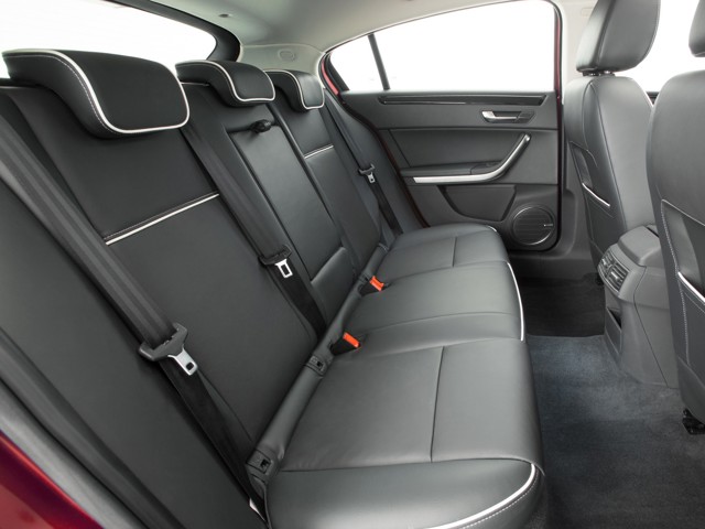 Qoros 3 photo 13