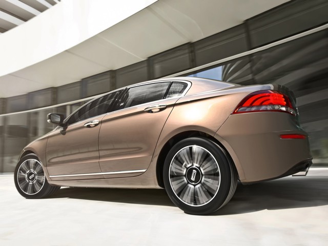Qoros 3 Foto 29
