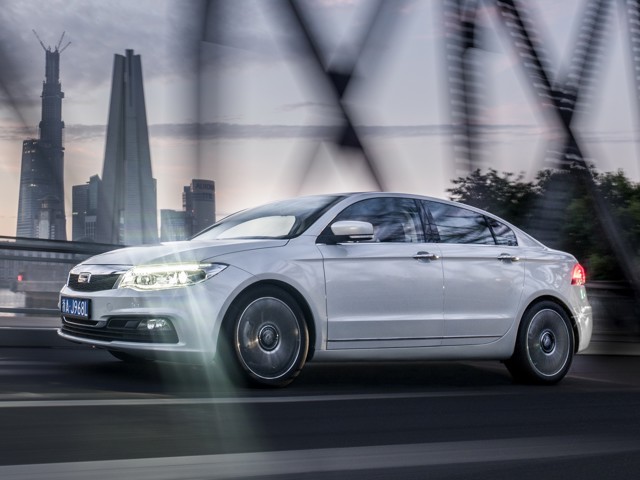 Qoros 3 Foto 35