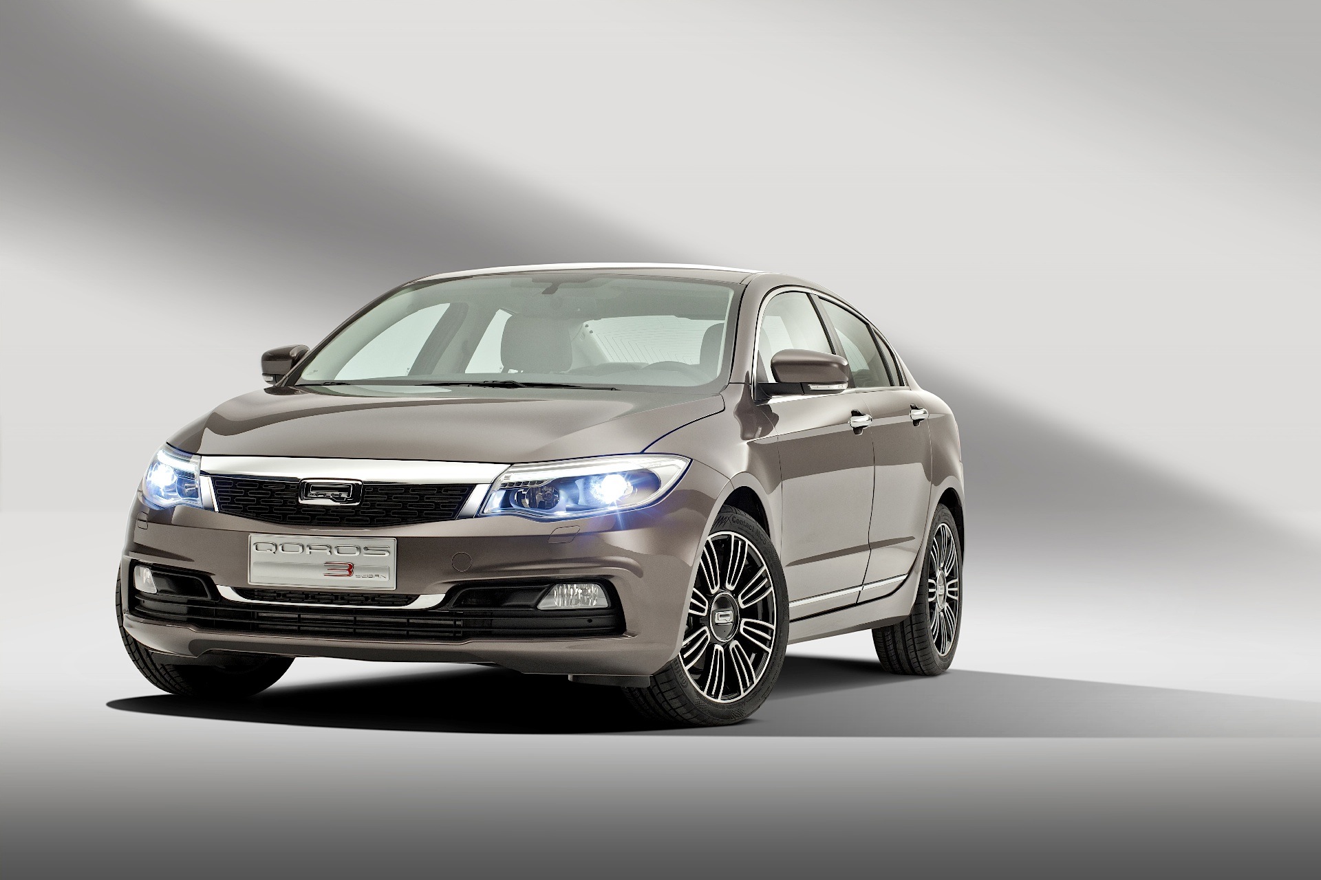 Qoros 3 photo 17