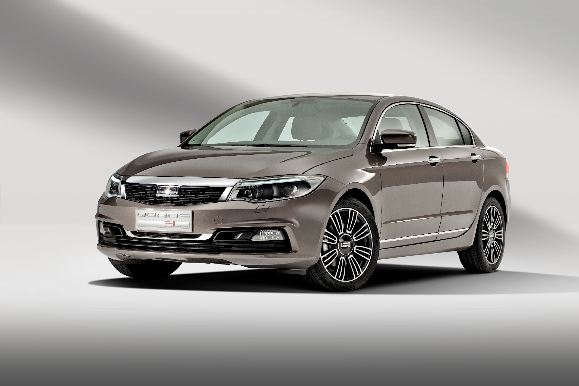 Qoros 3 photo 24