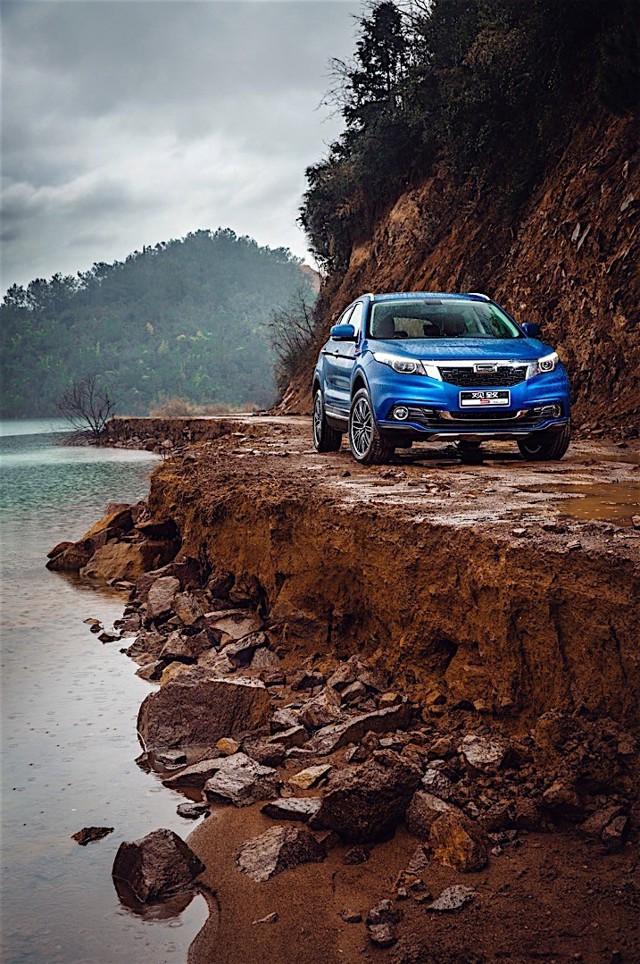 Qoros 5 photo 9