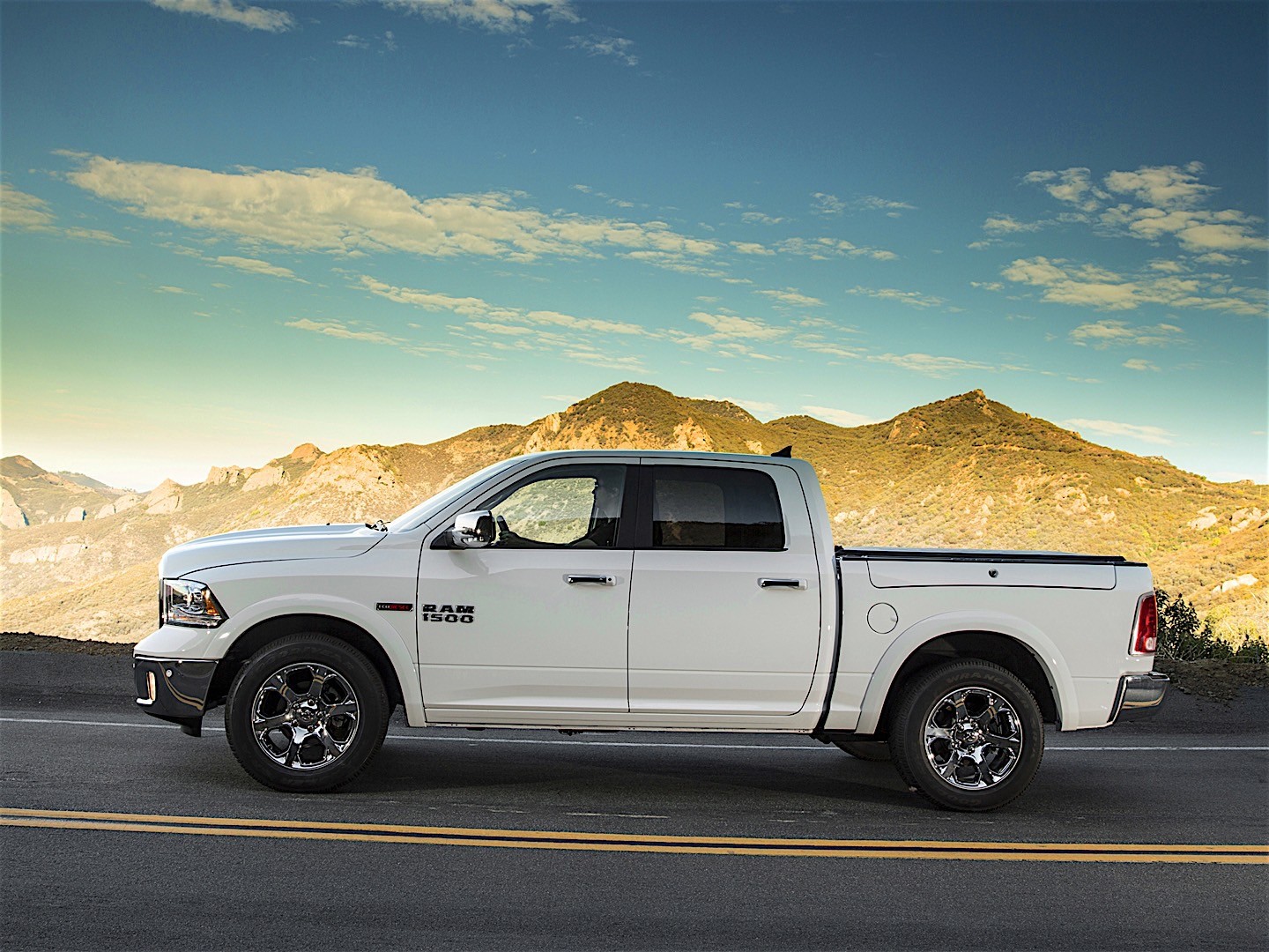 Ram Trucks 1500 photo 34