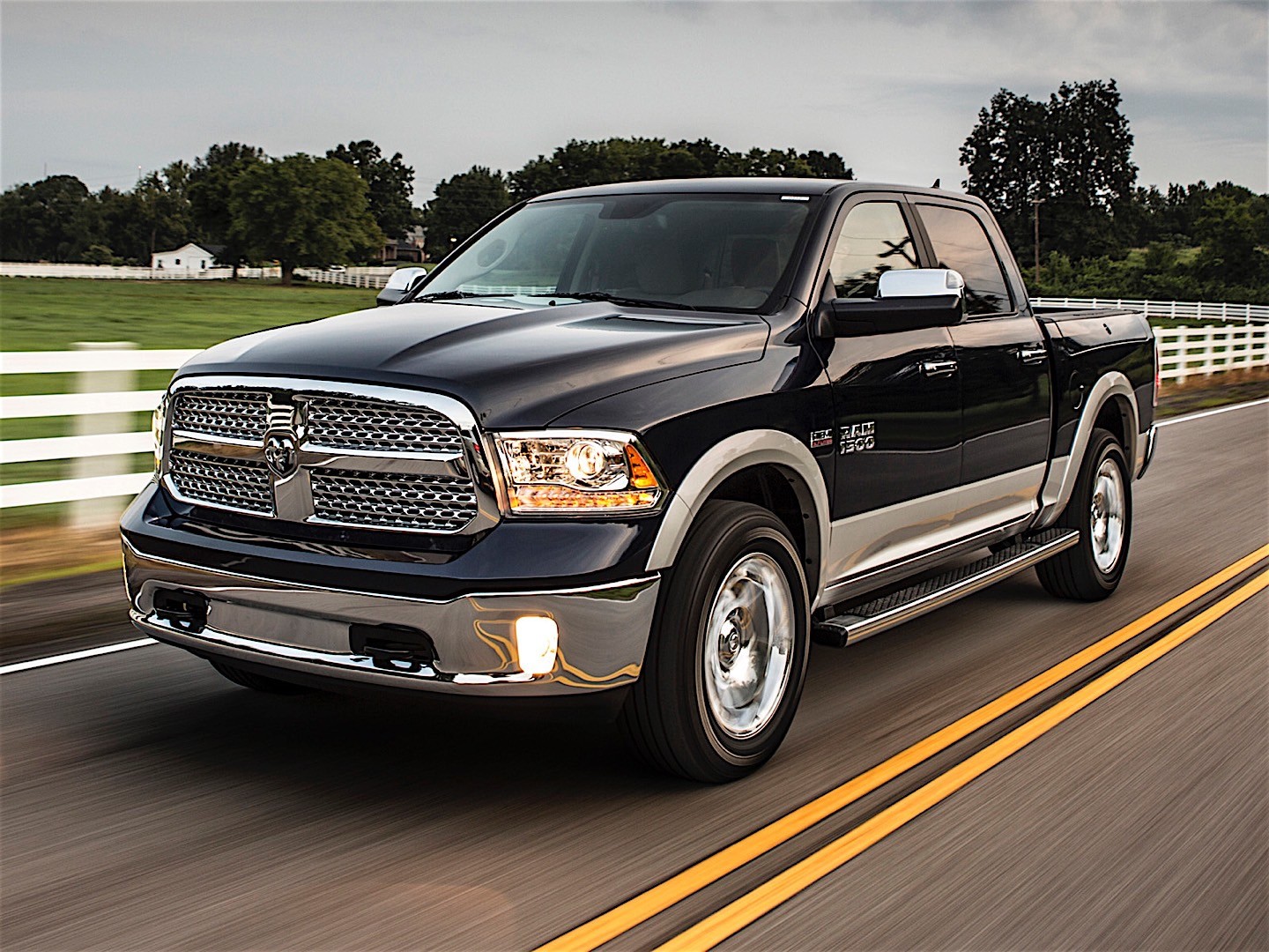 Ram Trucks 1500 photo 50