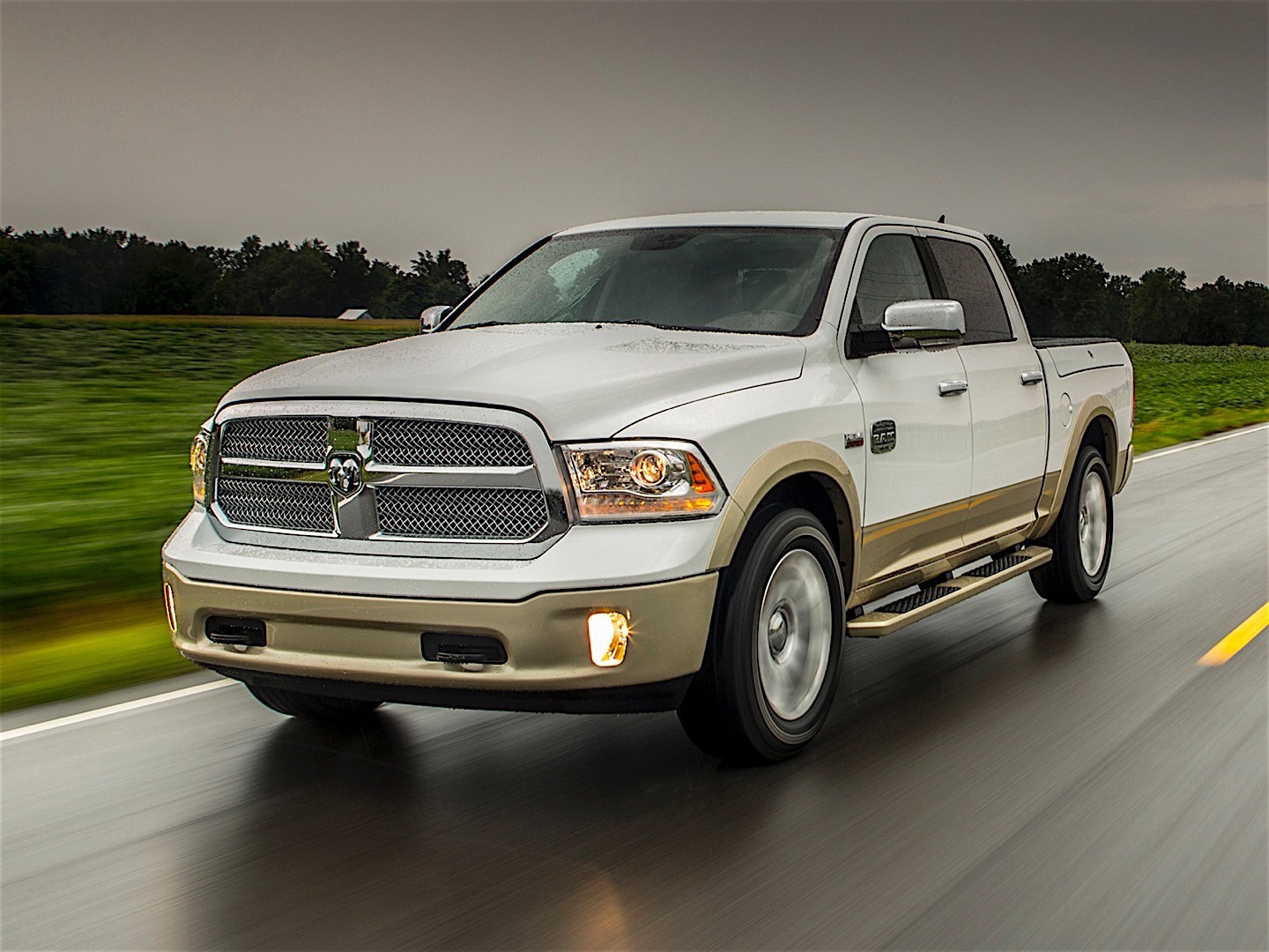 Ram Trucks 1500 photo 55