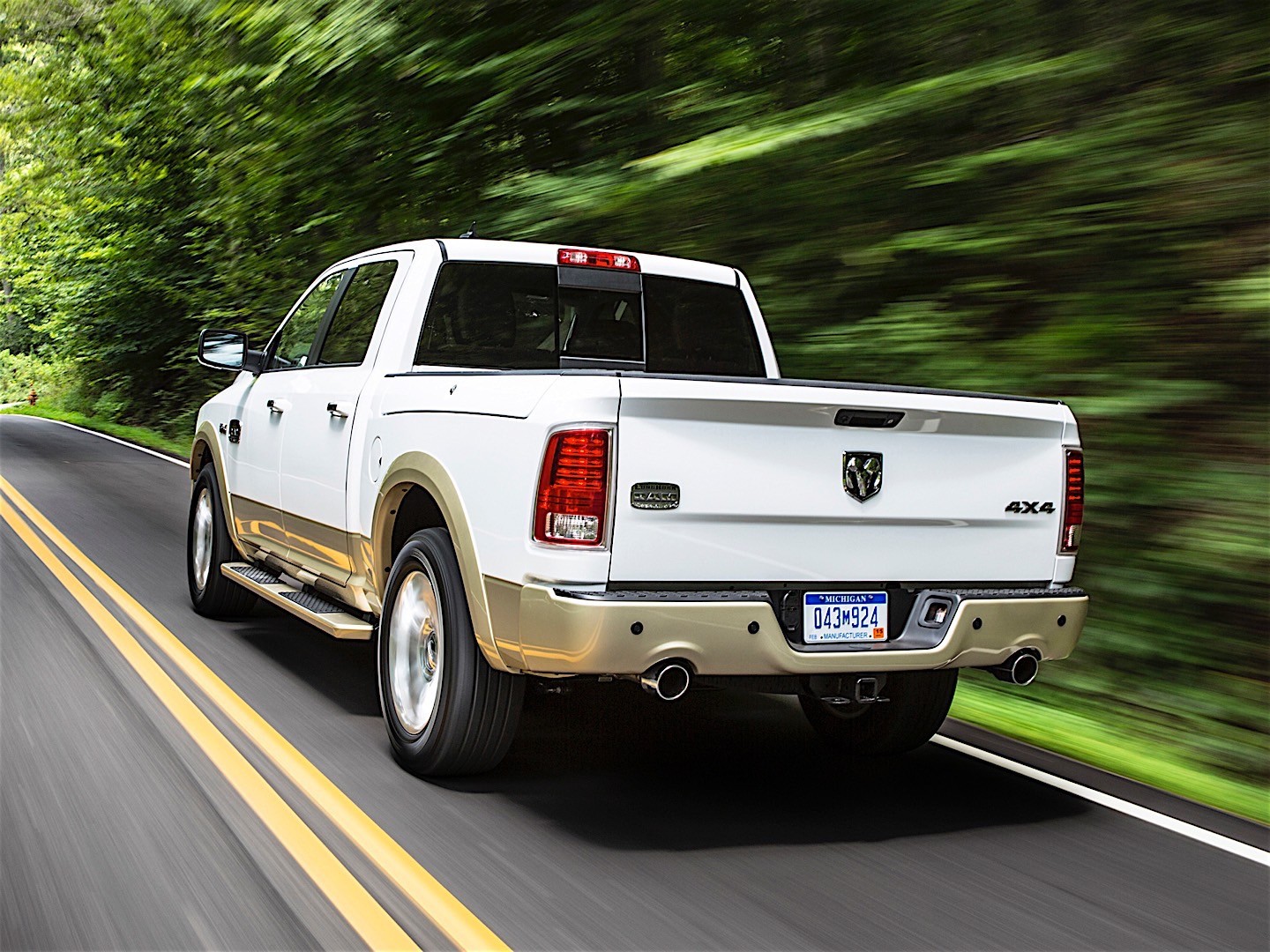 Ram Trucks 1500 photo 64