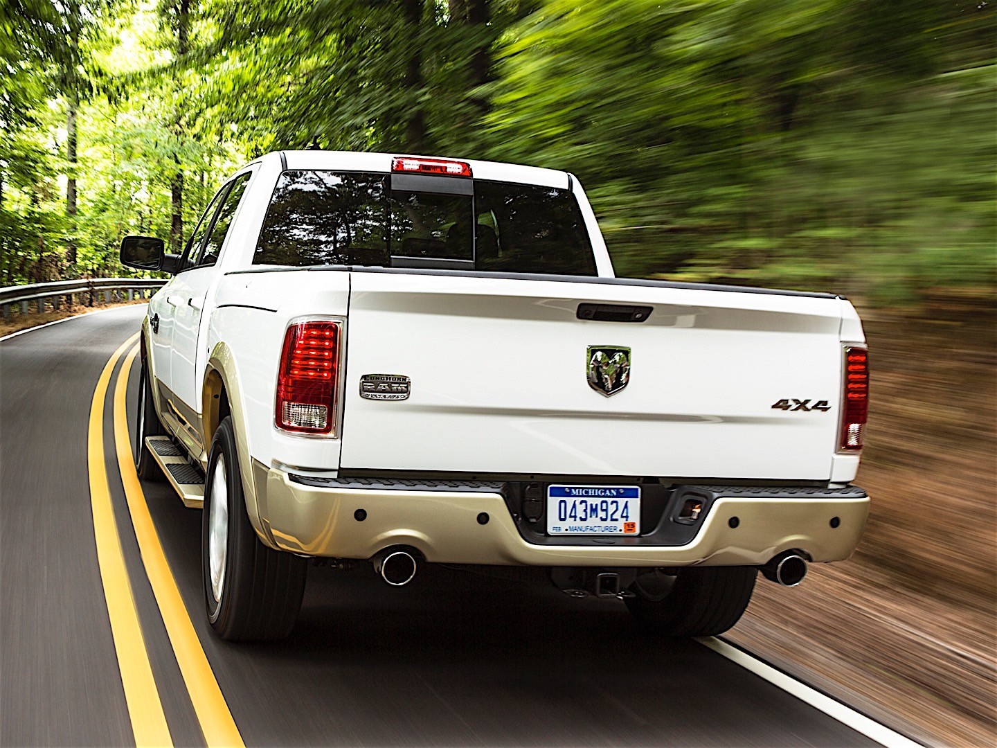 Ram Trucks 1500 photo 65