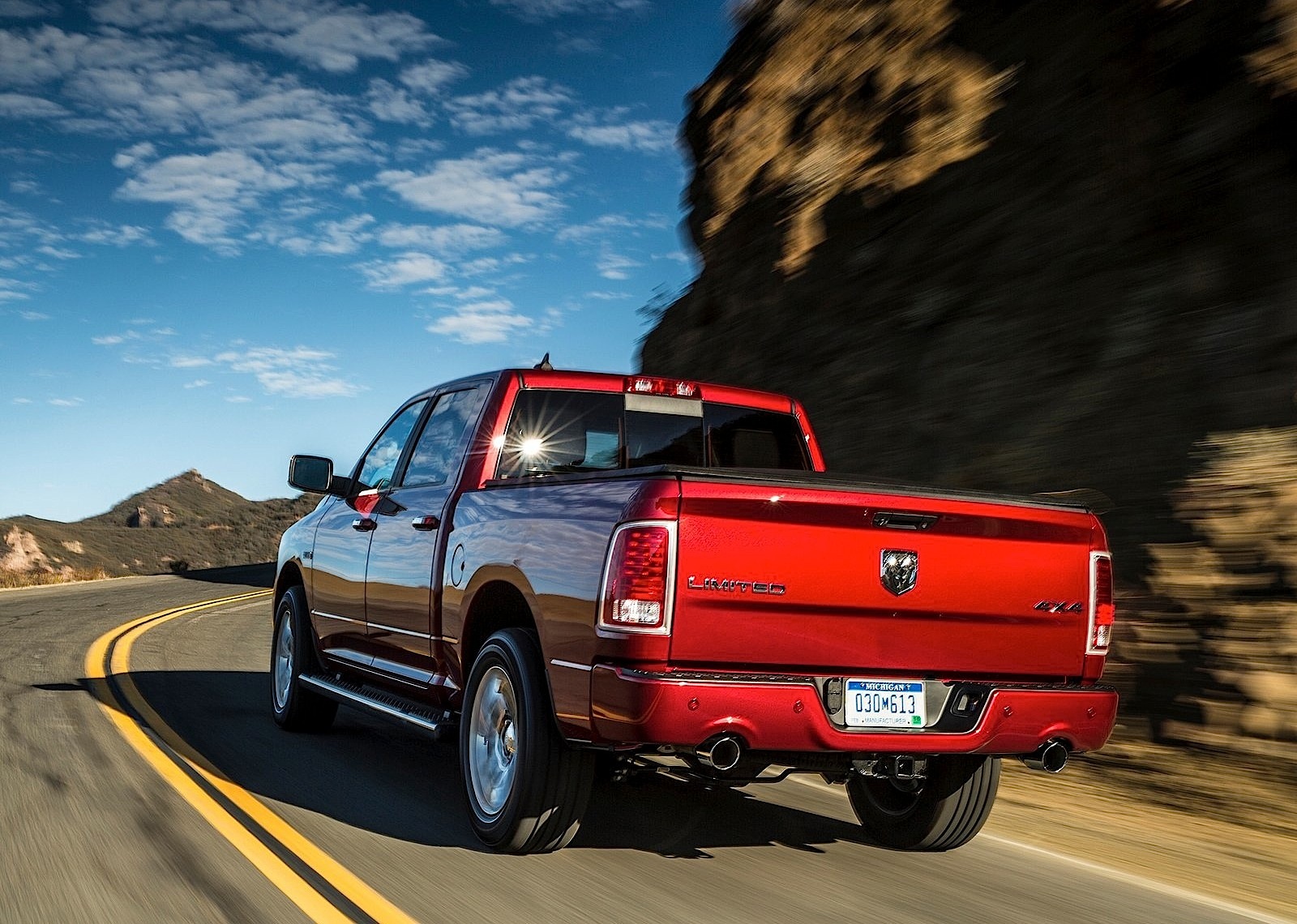 Ram Trucks 1500 photo 8