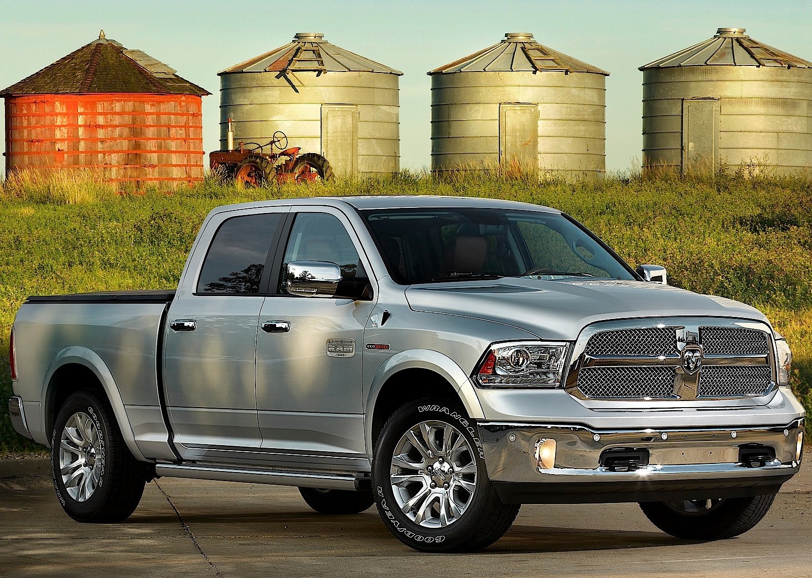 Ram Trucks 1500 photo 14