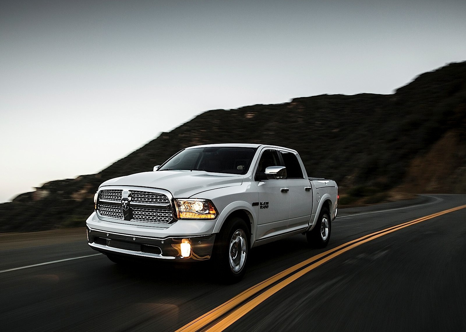 Ram Trucks 1500 photo 15
