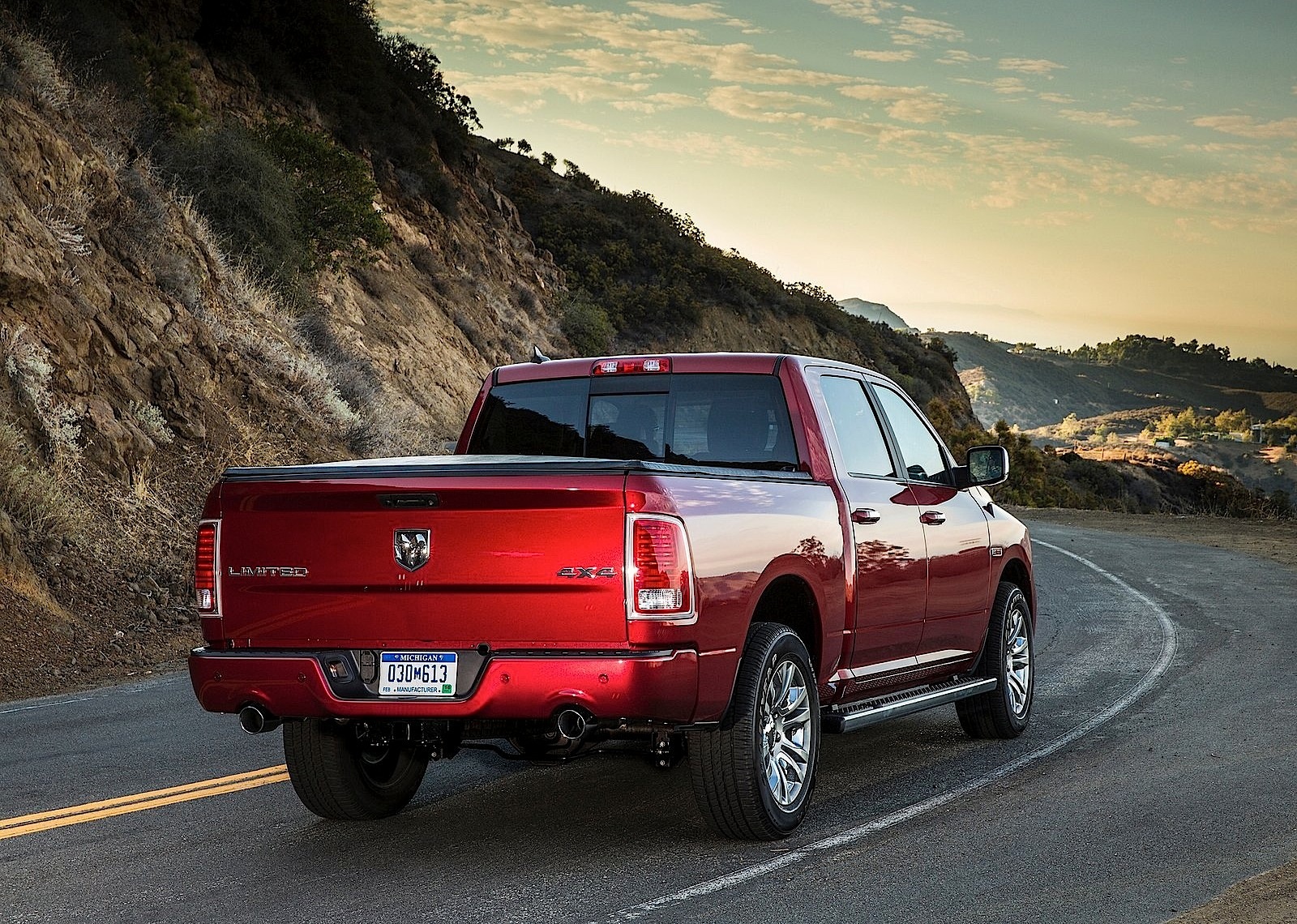 Ram Trucks 1500 photo 23