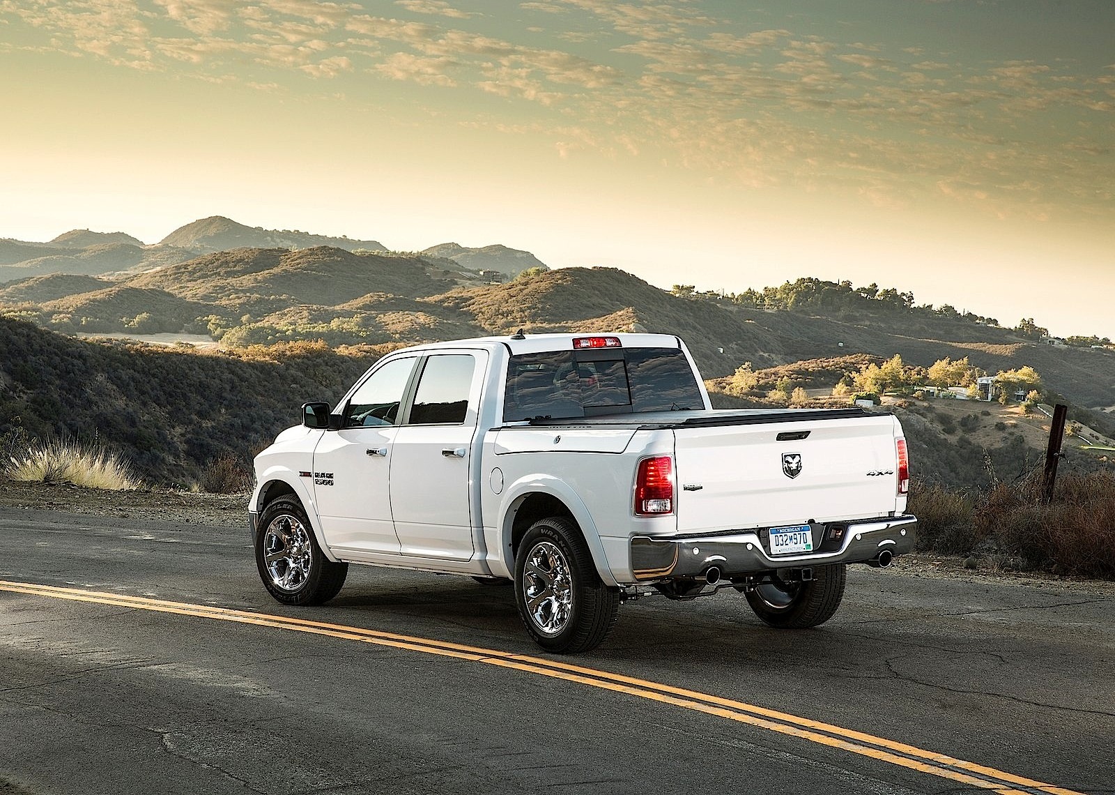 Ram Trucks 1500 photo 25