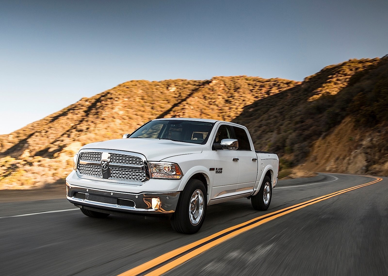 Ram Trucks 1500 photo 3