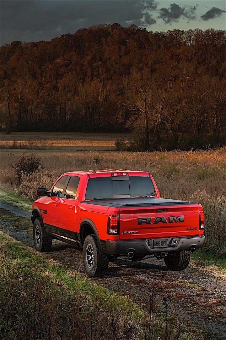 Ram Trucks 1500 photo 12