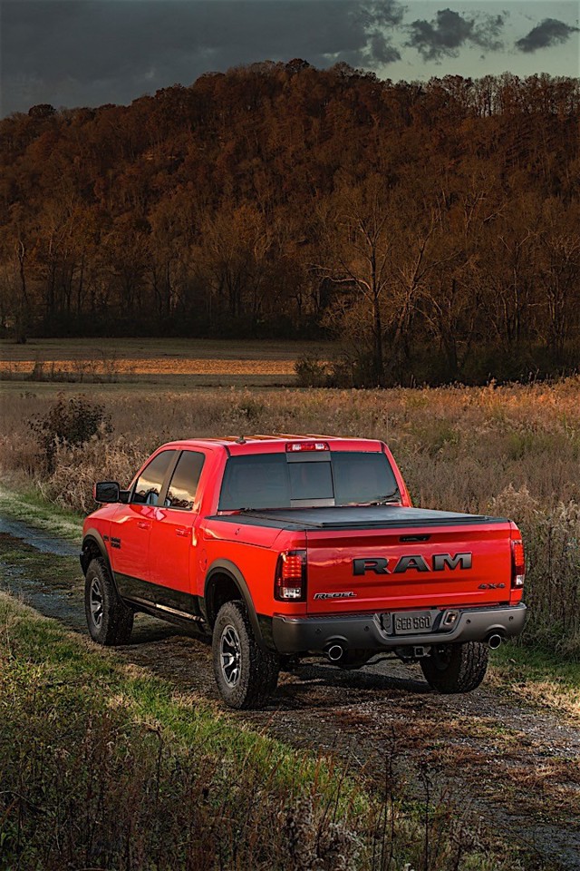 Ram Trucks 1500 photo 12