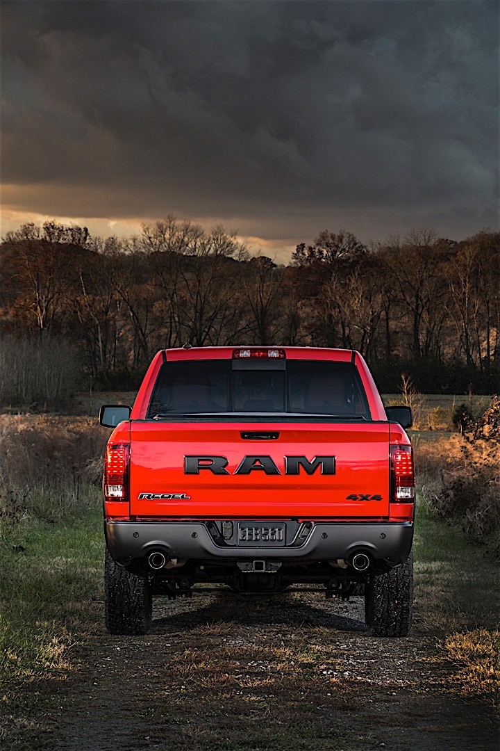 Ram Trucks 1500 photo 13