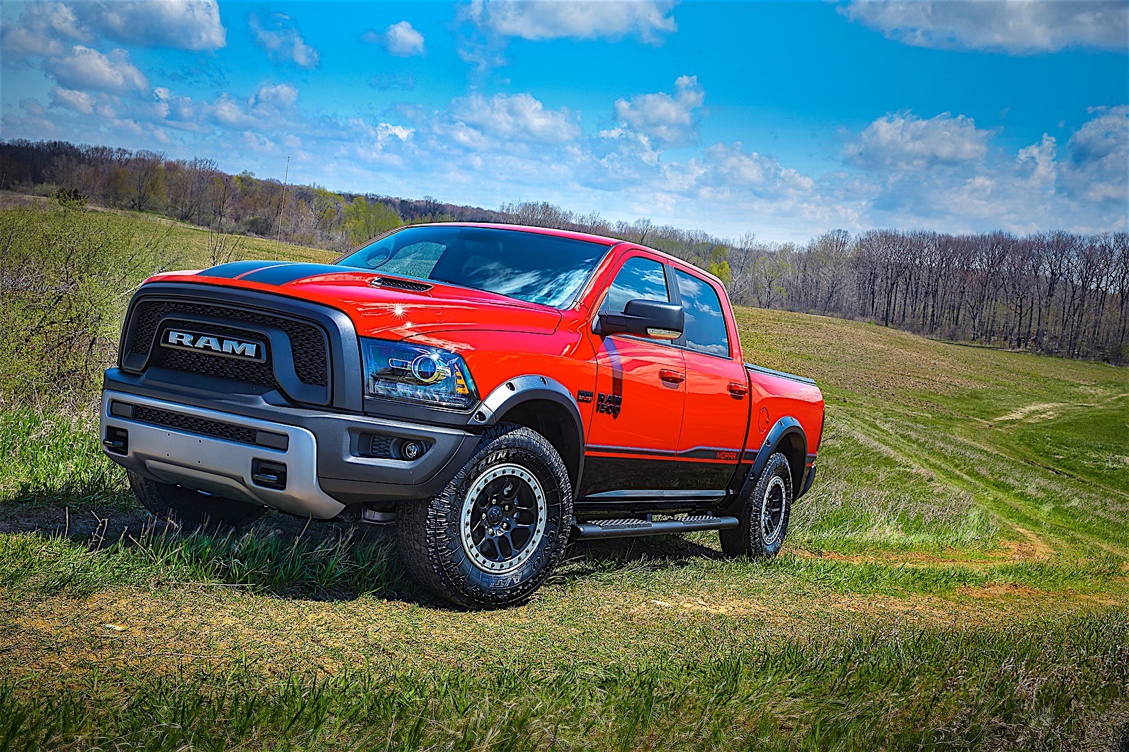 Ram Trucks 1500 photo 14