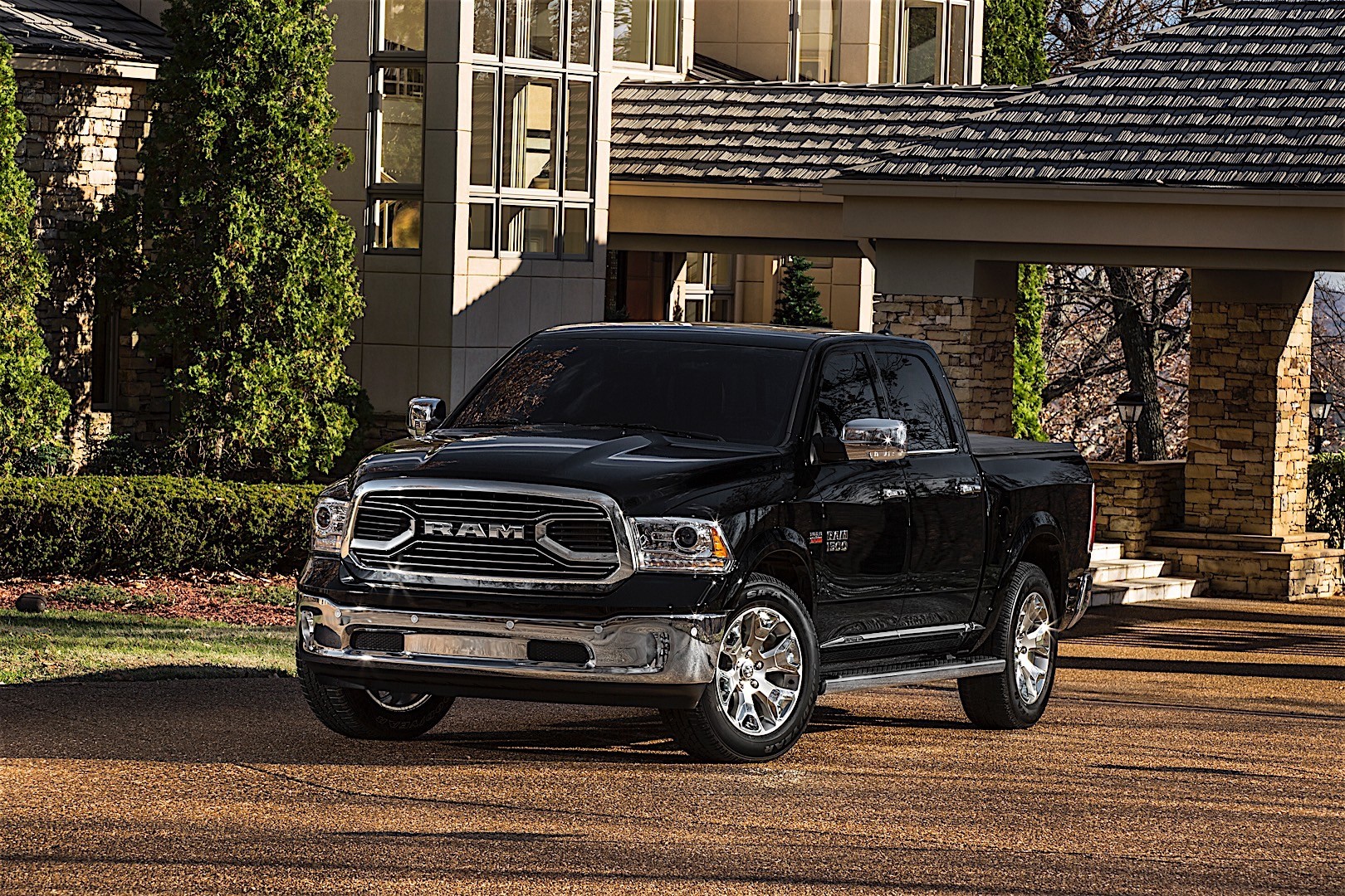 Ram Trucks 1500 photo 17