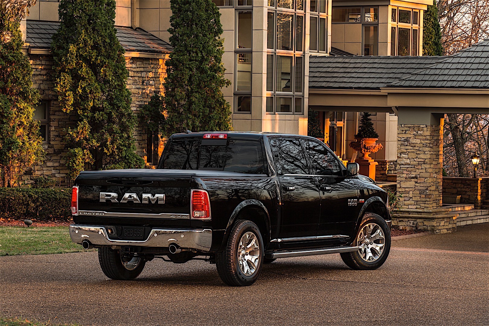 Ram Trucks 1500 photo 33