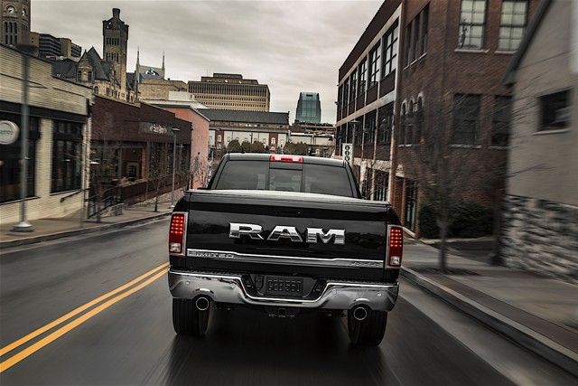 Ram Trucks 1500 photo 34