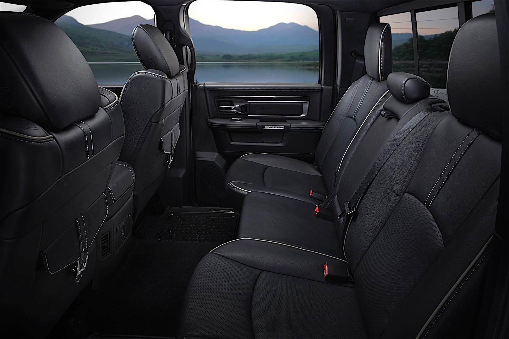 Ram Trucks 1500 photo 52