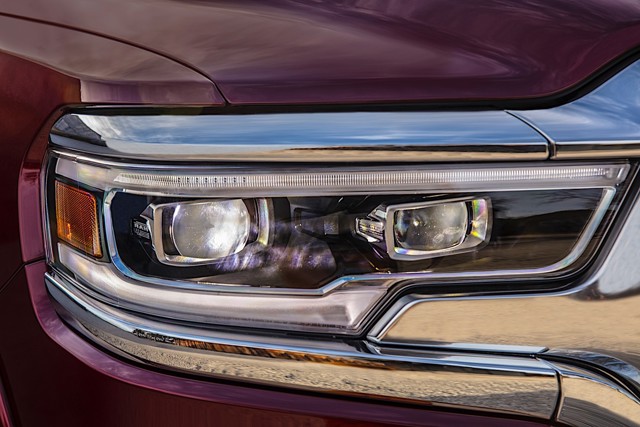 Ram Trucks 1500 photo 12