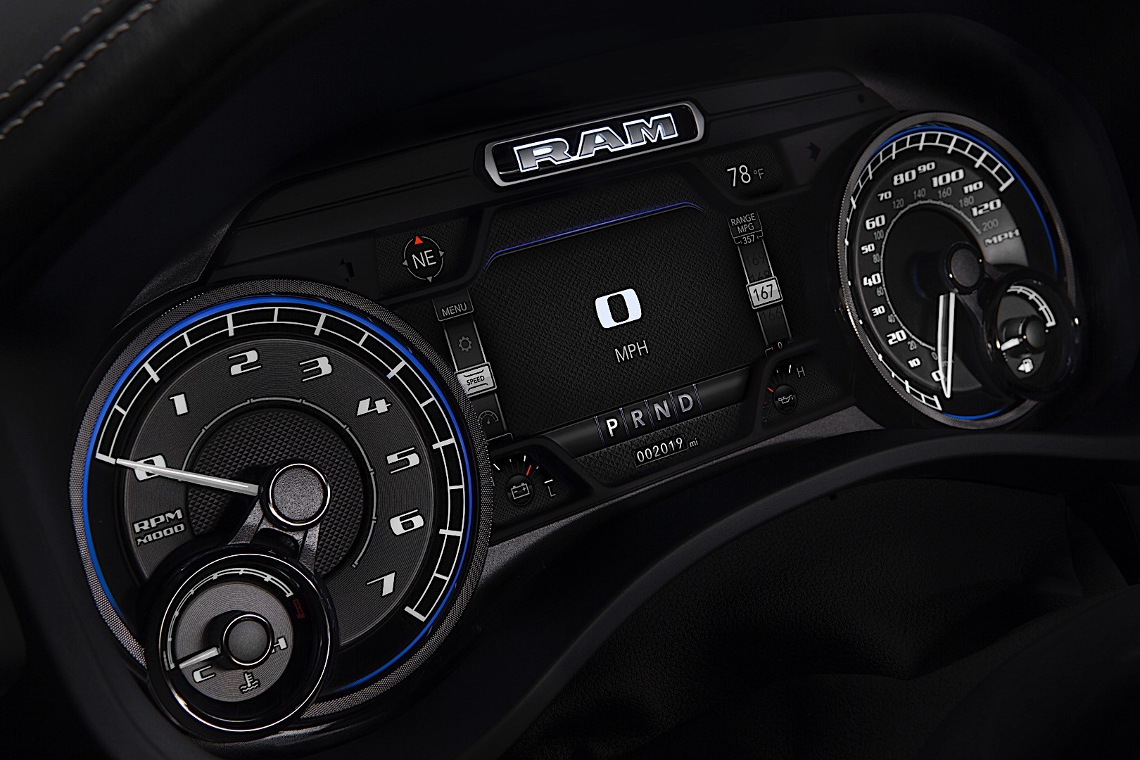 Ram Trucks 1500 photo 21