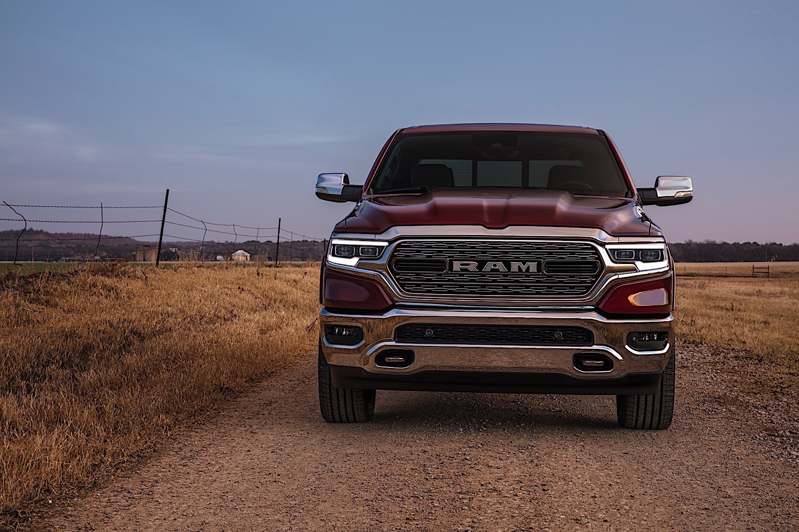 Ram Trucks 1500 photo 16