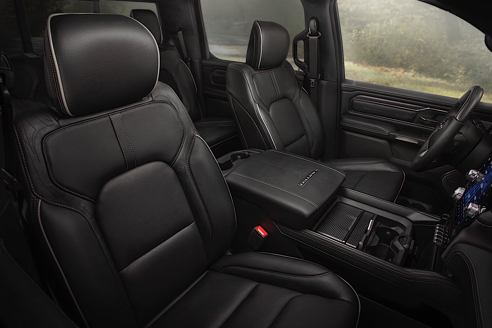 Ram Trucks 1500 photo 23