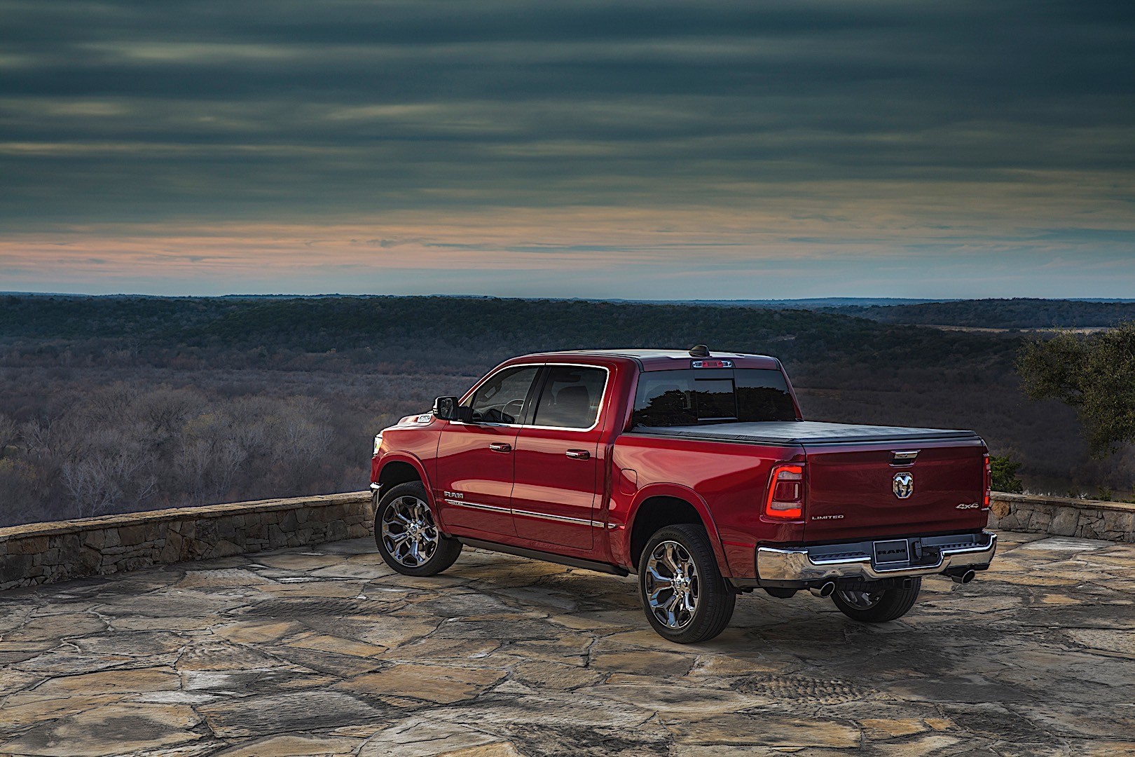 Ram Trucks 1500 photo 3