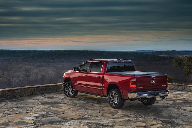 Ram Trucks 1500 photo 3