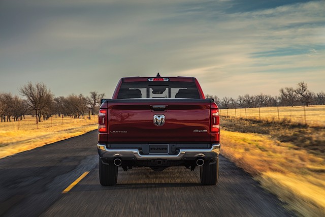 Ram Trucks 1500 photo 5