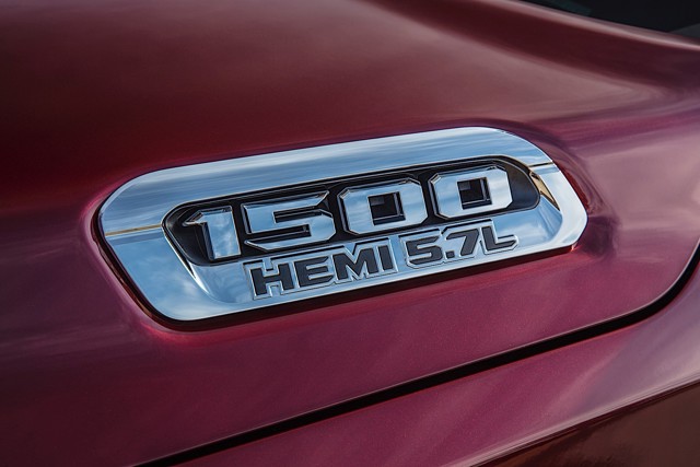 Ram Trucks 1500 photo 8