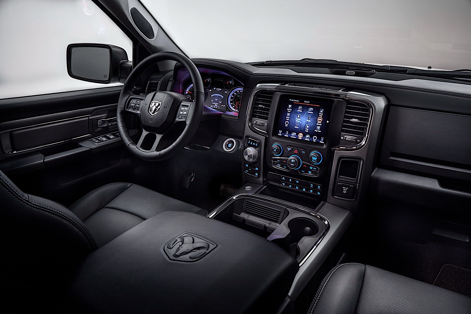 Ram Trucks 1500 photo 10