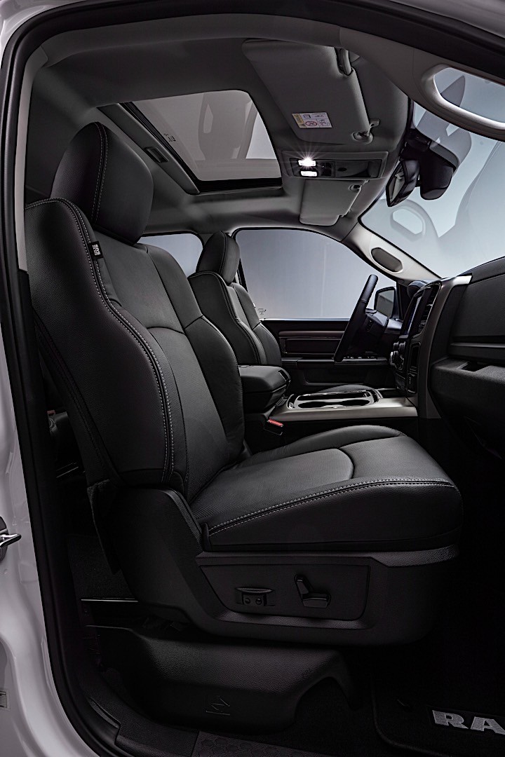 Ram Trucks 1500 photo 12