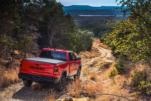 Ram Trucks 1500 photo 6