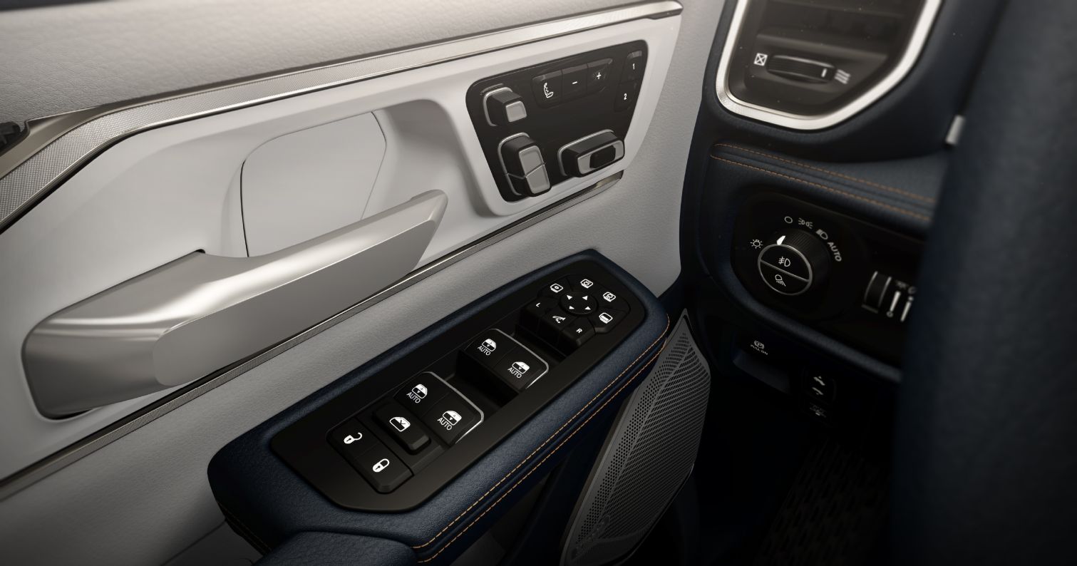 Ram Trucks 1500 photo 30