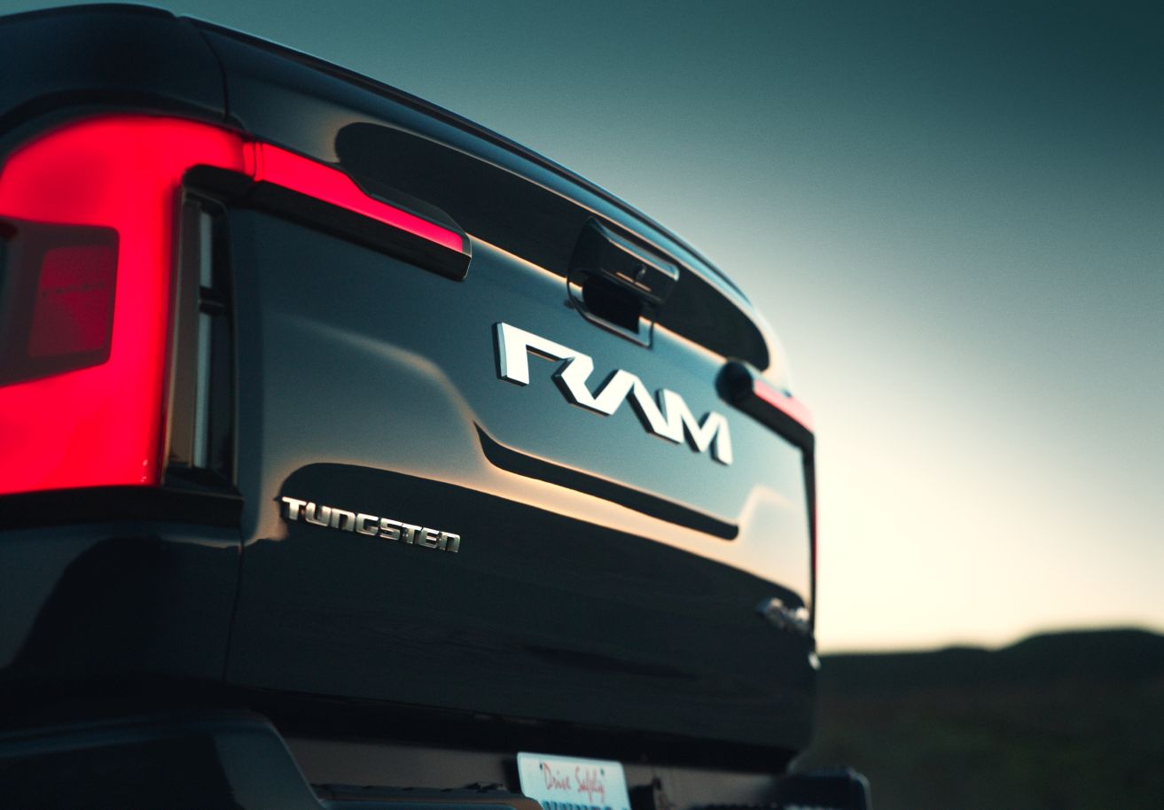 Ram Trucks 1500 photo 13