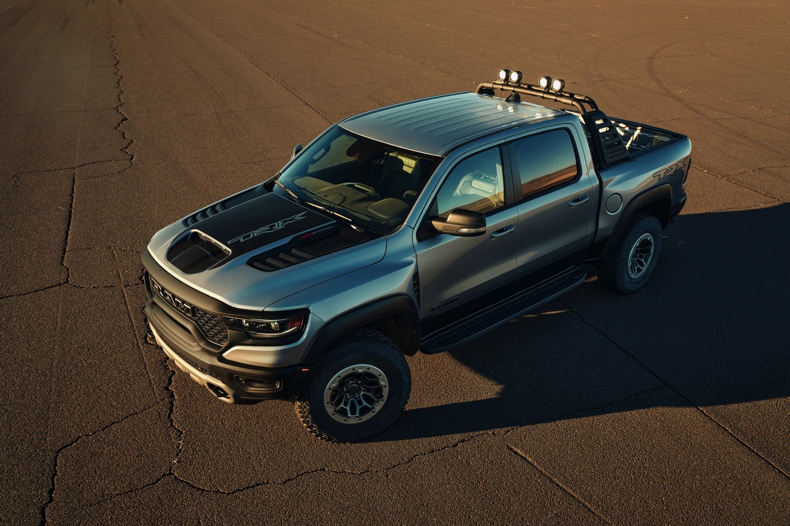 Ram Trucks 1500 photo 14