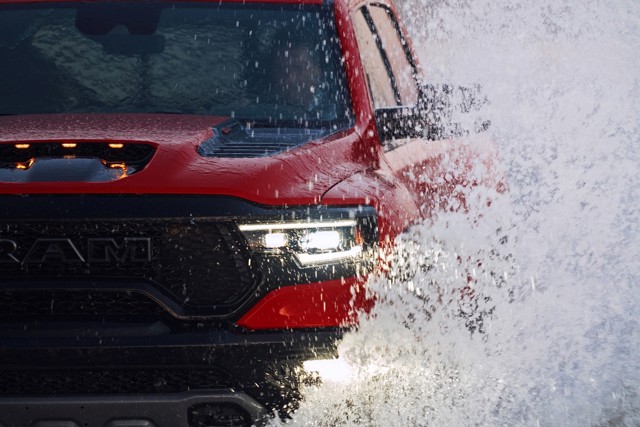 Ram Trucks 1500 photo 41