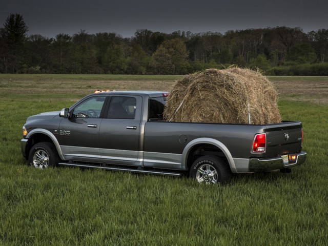 Ram Trucks 2500 photo 35