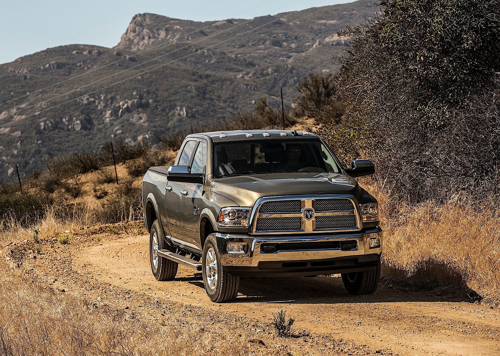 Ram Trucks 2500 photo 5