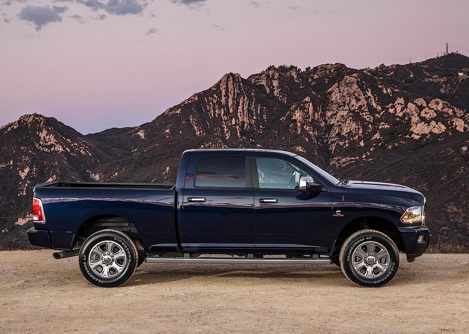 Ram Trucks 2500 photo 7