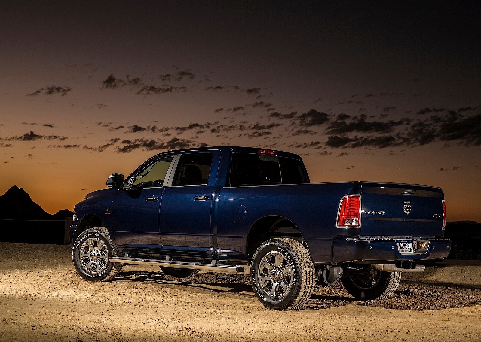 Ram Trucks 2500 photo 8