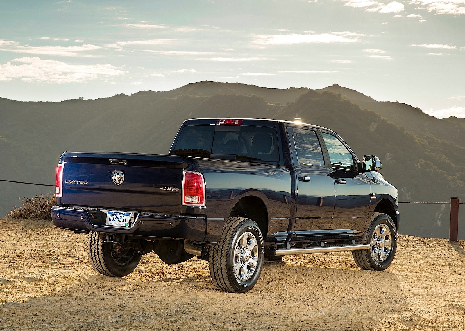 Ram Trucks 2500 photo 9