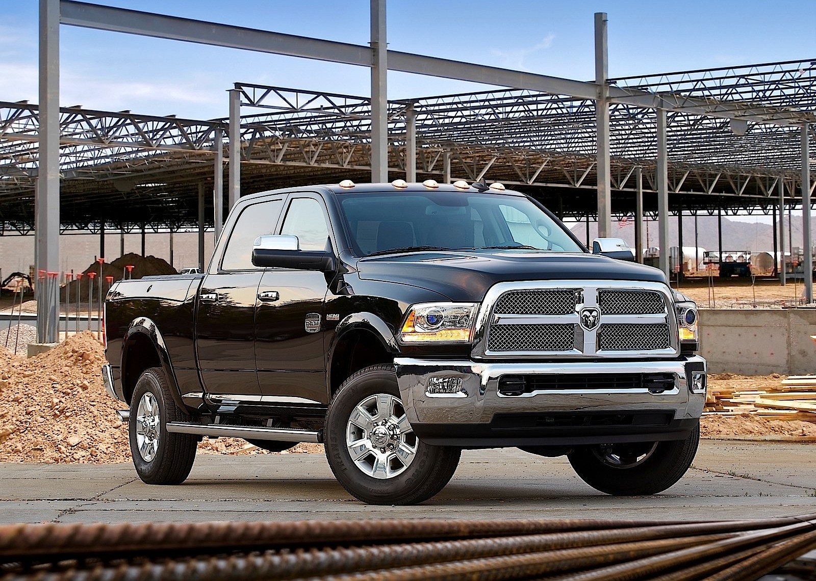 Ram Trucks 2500 photo 14