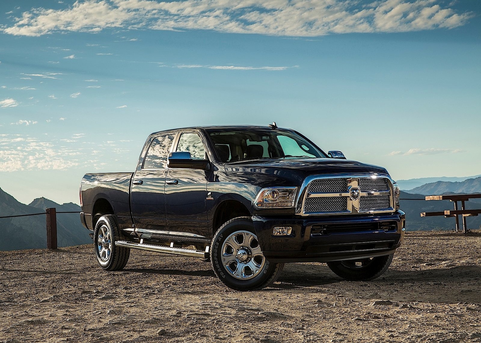 Ram Trucks 2500 photo 15