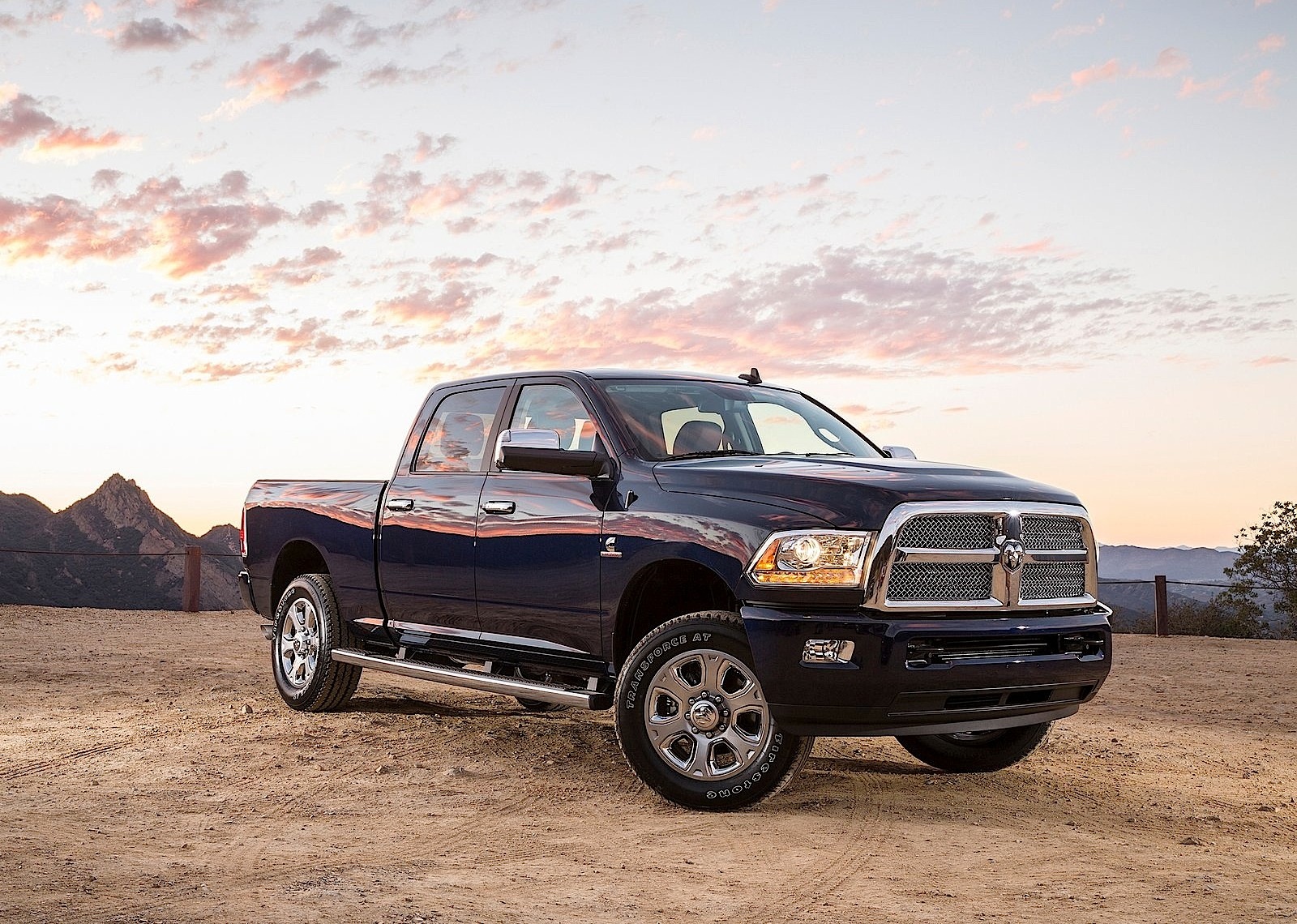Ram Trucks 2500 photo 16